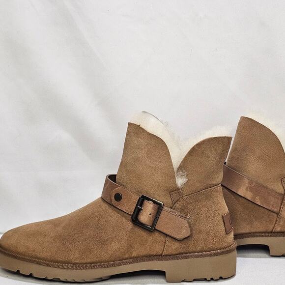 UGG Women's Romely Short Buckled Cozy Booties Size 5 Chestnut NWT - Picture 1 of 7